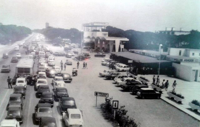 Imagen histrica de la zona comercial de La Pava en Gav Mar (autova de Castelldefels) (Aos 60-70)